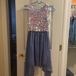 Girl’s party dress - size M
